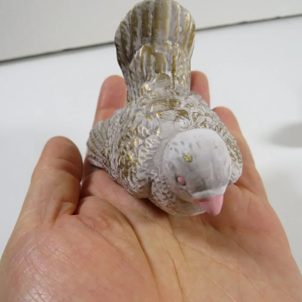 Ceramic (5) Birds with Clips in color Off White & Gold